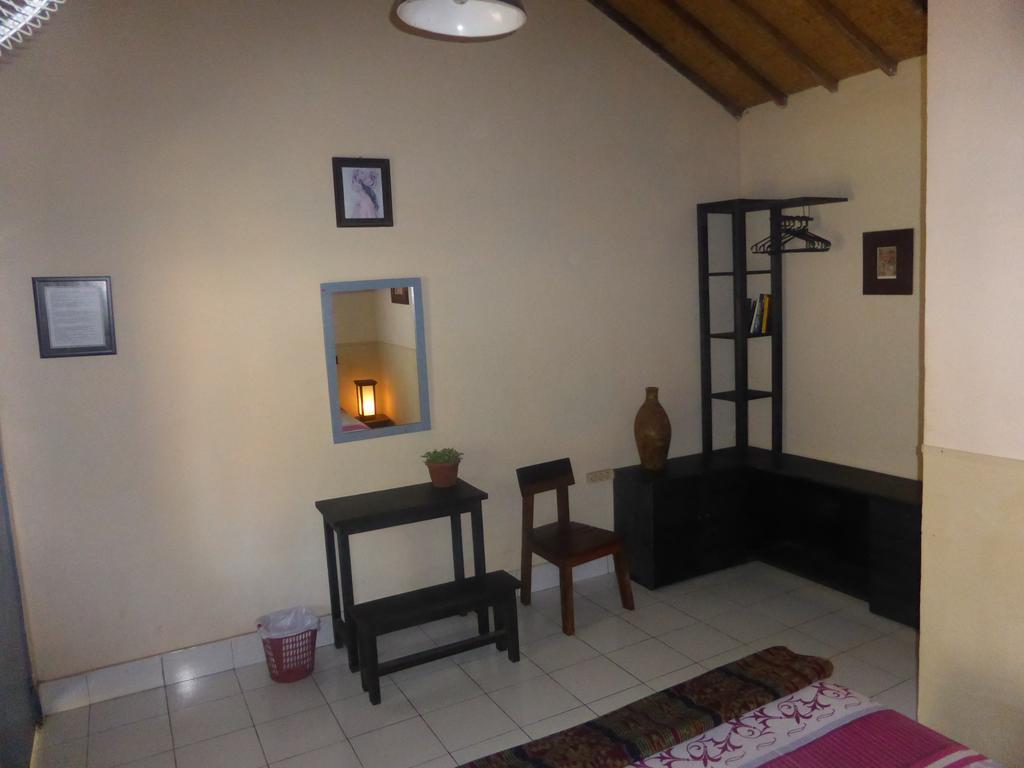 La Casa Homestay Senggigi Eksteriør billede