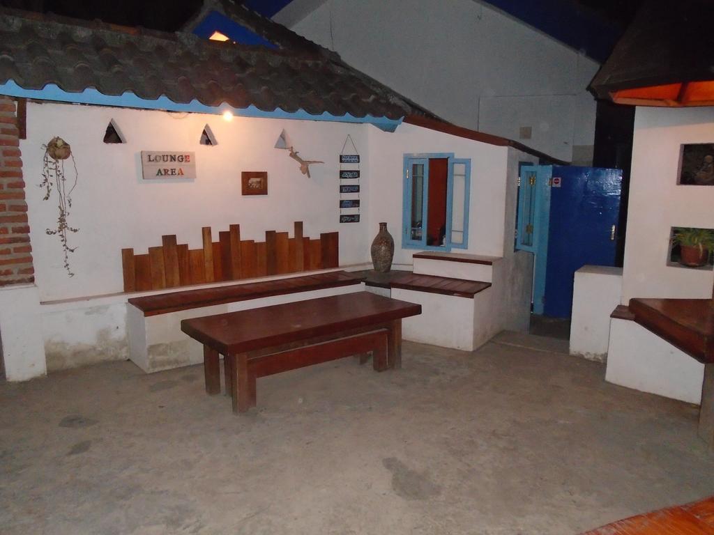 La Casa Homestay Senggigi Eksteriør billede