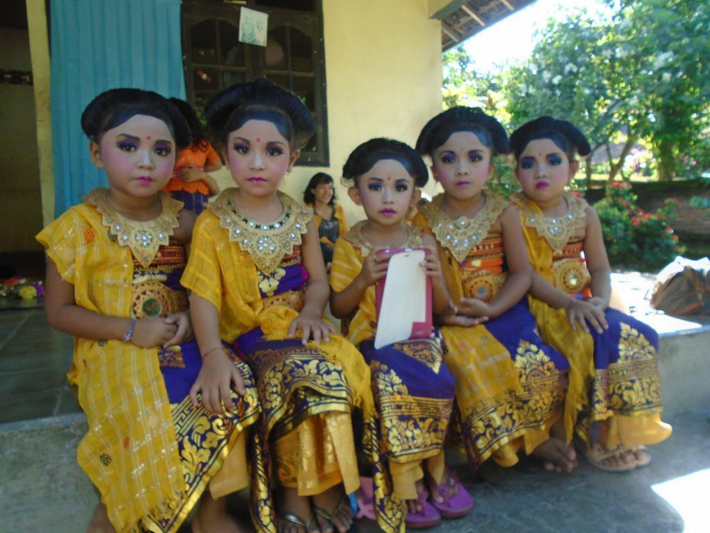 La Casa Homestay Senggigi Eksteriør billede