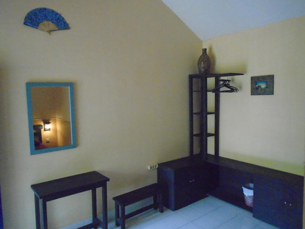 La Casa Homestay Senggigi Eksteriør billede