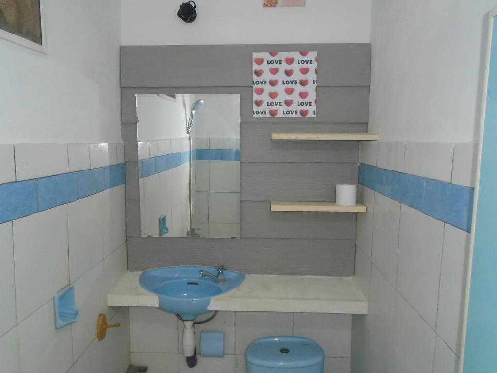 La Casa Homestay Senggigi Eksteriør billede