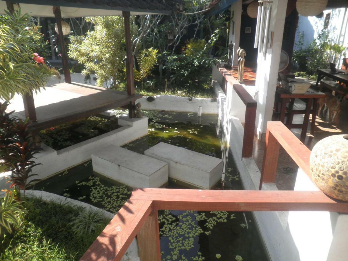 La Casa Homestay Senggigi Eksteriør billede